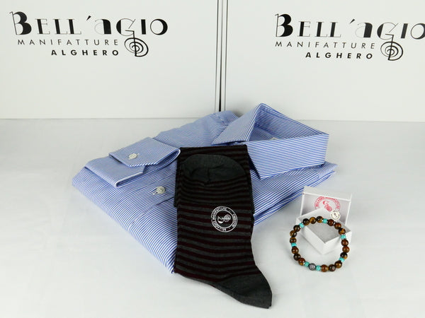 camicia-a-righe--calze--bracciale-perle.di-pietra-bellagio-manifatture-italia